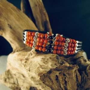 bracelet memoire 4 rangs corail rouge et onyx