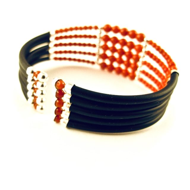 Bracelet manchette 5 rangs perles de corail rouge