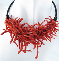 collier de corail rouge en bouquet
