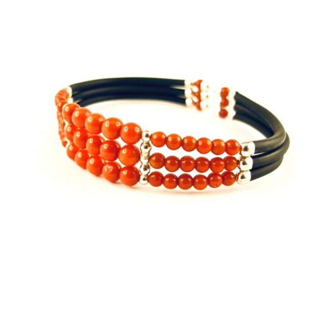 bracelet triple rangs perles corail rouge