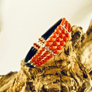 bracelet triple rangs perles corail rouge