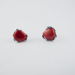 Boucles d'oreilles pépites de  véritable corail rouge de Méditerranée, serties d'argent massif