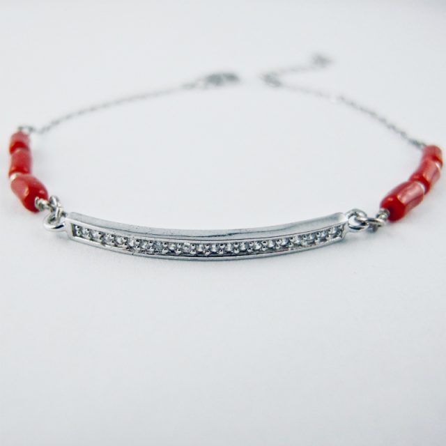 Bracelet barrette de zircon et de véritable corail rouge de Méditerranée,sur chaine forçat,  monté avec fermoir argent 925/1000e