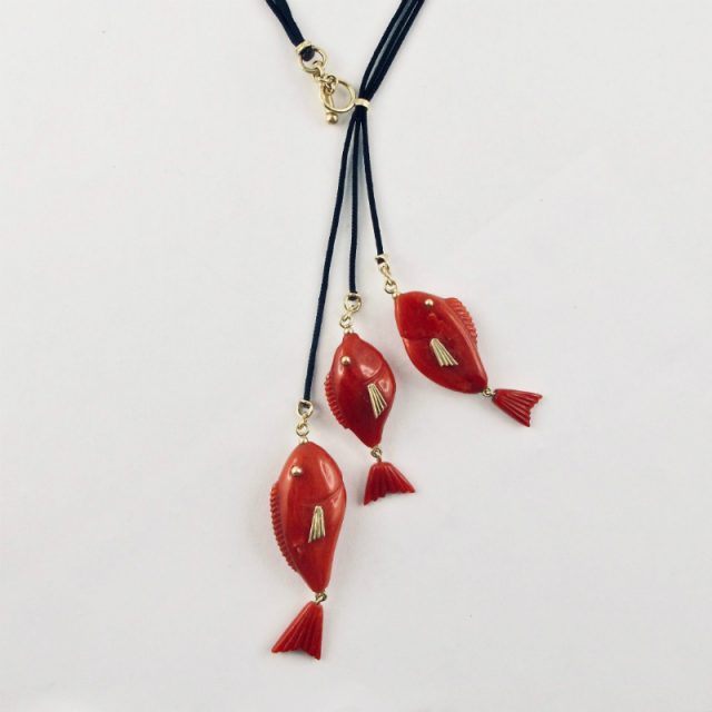 Collier 3 petits poissons rouges suspendus