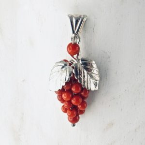 Pendentif grappe de raisin corail rouge et argent