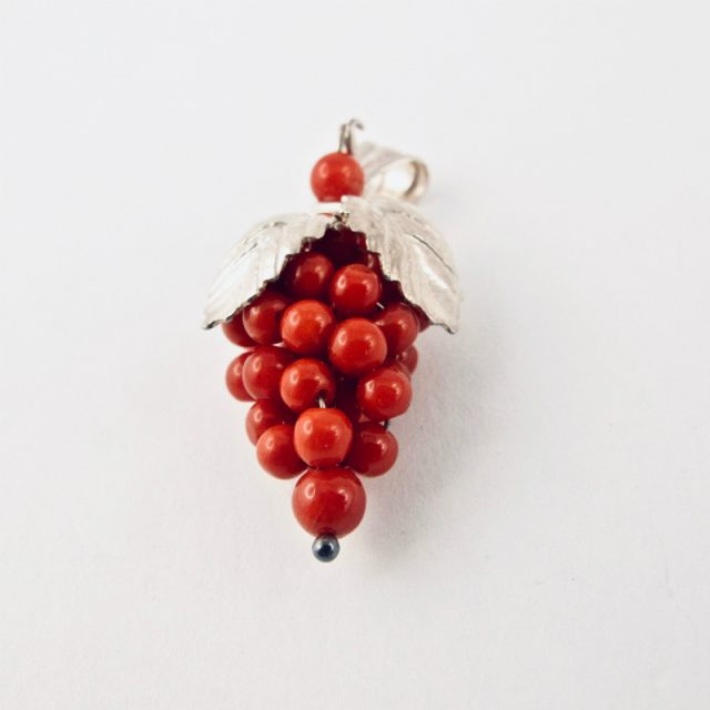 Pendentif grappe de raisin corail rouge et argent