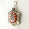 pendentif tortue corail rouge et black lip