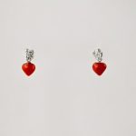 Boucles d'oreilles petit coeur en véritable corail rouge de Méditerranée, suspendu à une puce en argent 925/1000e 