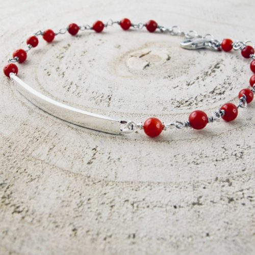 Bracelet  gourmette, composé de perles 3 mm de véritable corail rouge de Méditerranée, en argent 925/1000 , anti allergique (sans nickel), avec traitement anti ternissement